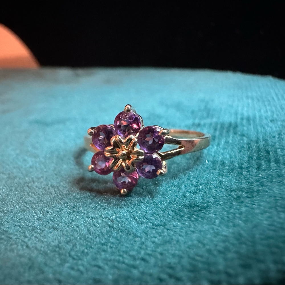 Amethyst And Solid 14k Gold Ring - image 4